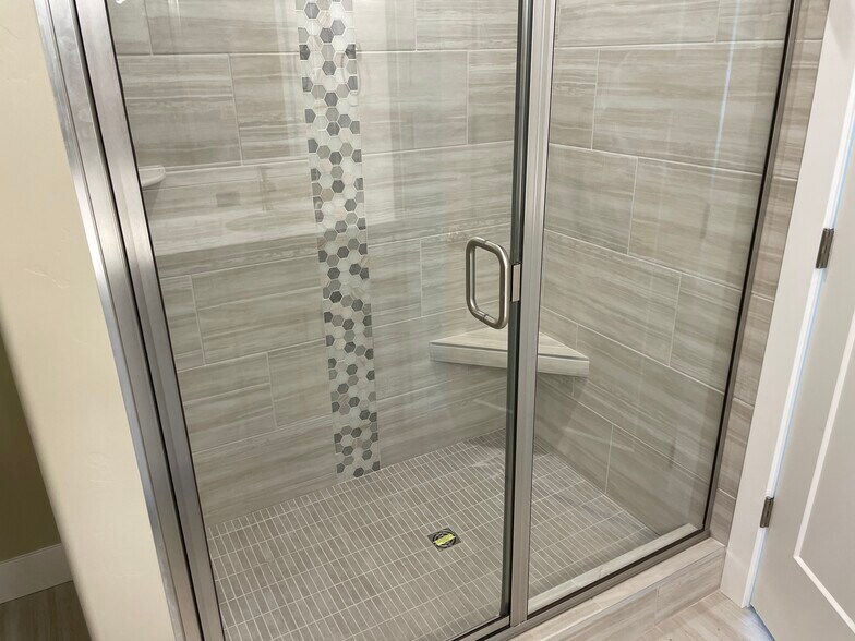 Building Photo - 775 Silvermaple Dr