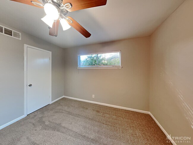 Building Photo - 3240 Springwood Ln
