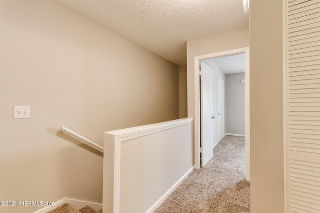 Building Photo - 1357 Kingsley Ave