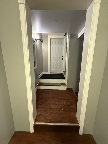 Building Photo - 25 Parkway N