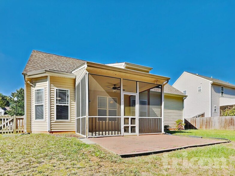 Building Photo - 308 Collinsworth Dr