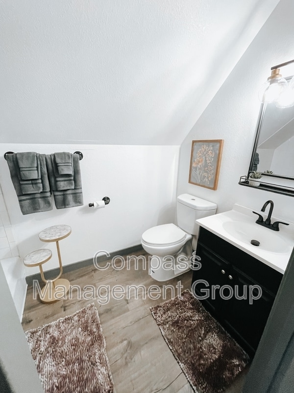 Building Photo - 813 Hall of Fame Dr