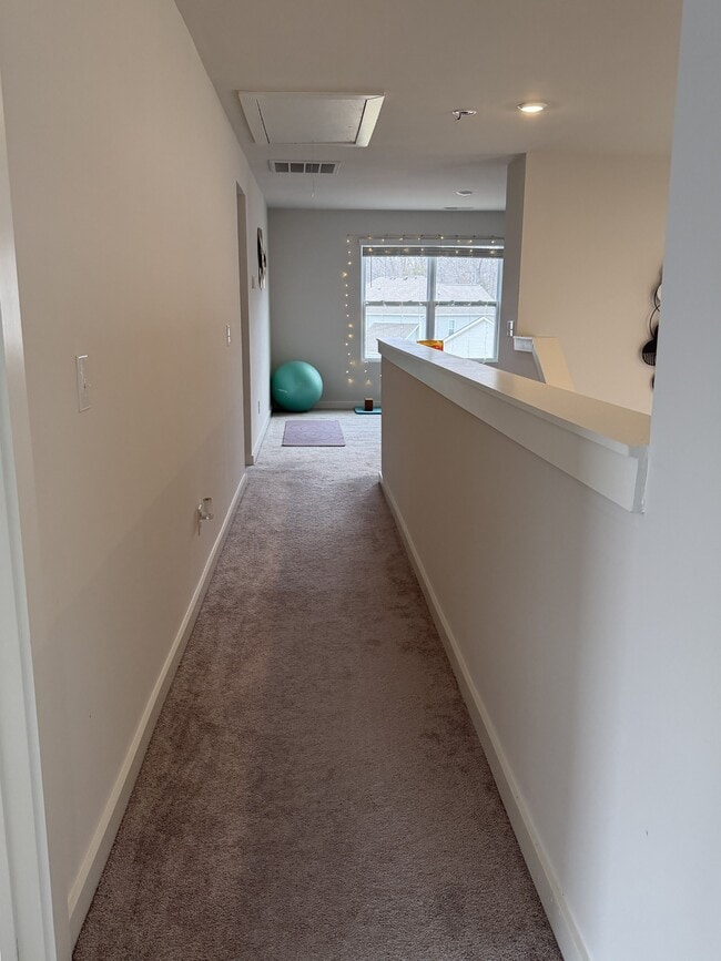 Building Photo - 213 Tartan Dr