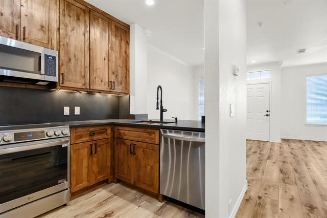 Building Photo - 601 Jeans Creek Dr
