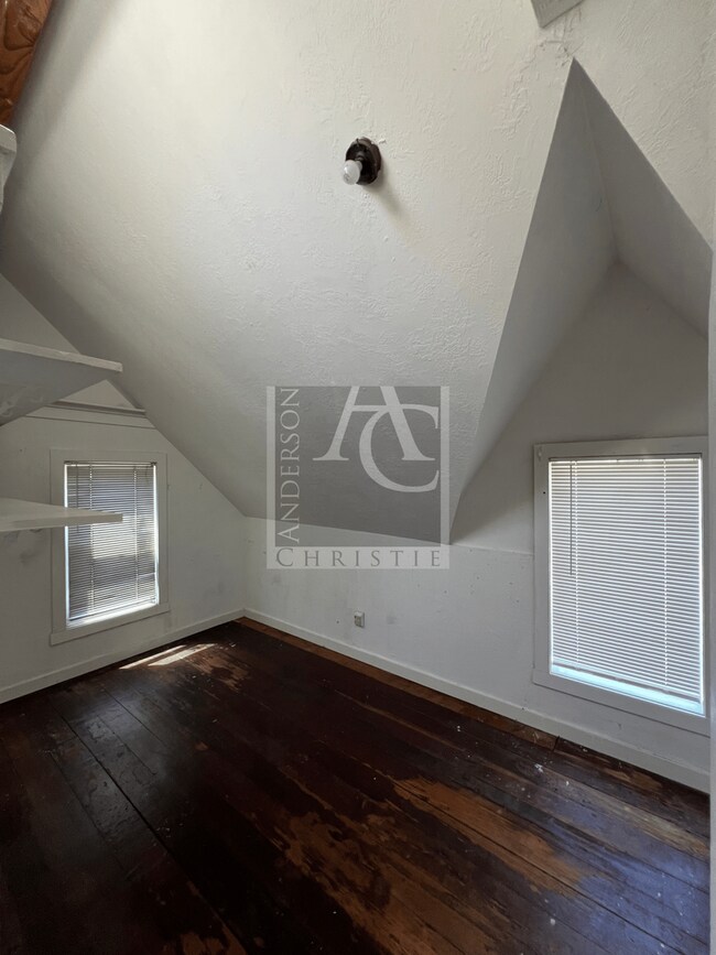 Building Photo - 314 Chestnut St