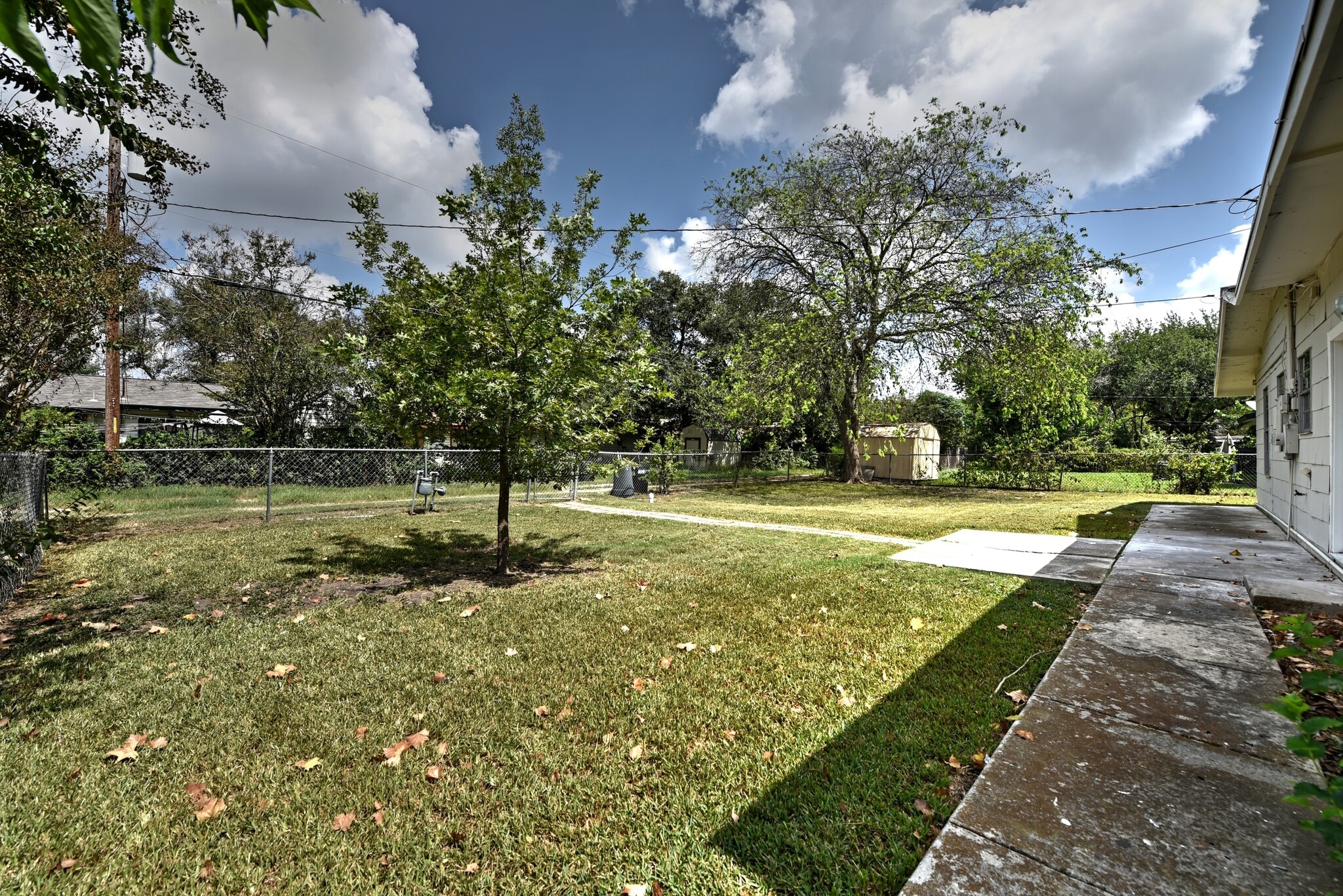 Building Photo - 437 E Wright Blvd