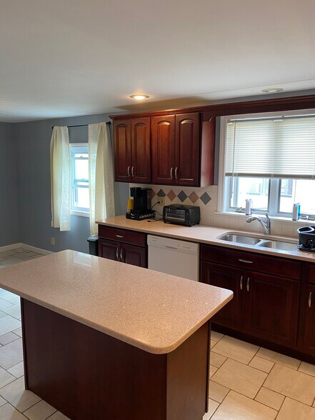 Building Photo - 480 Merrimack St