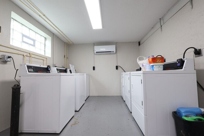 Building Photo - Tower Grove East - Updated 1 Bedroom