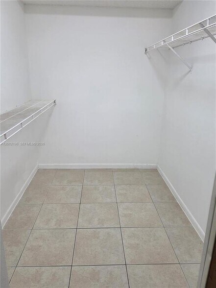 Building Photo - 8871 Wiles Rd