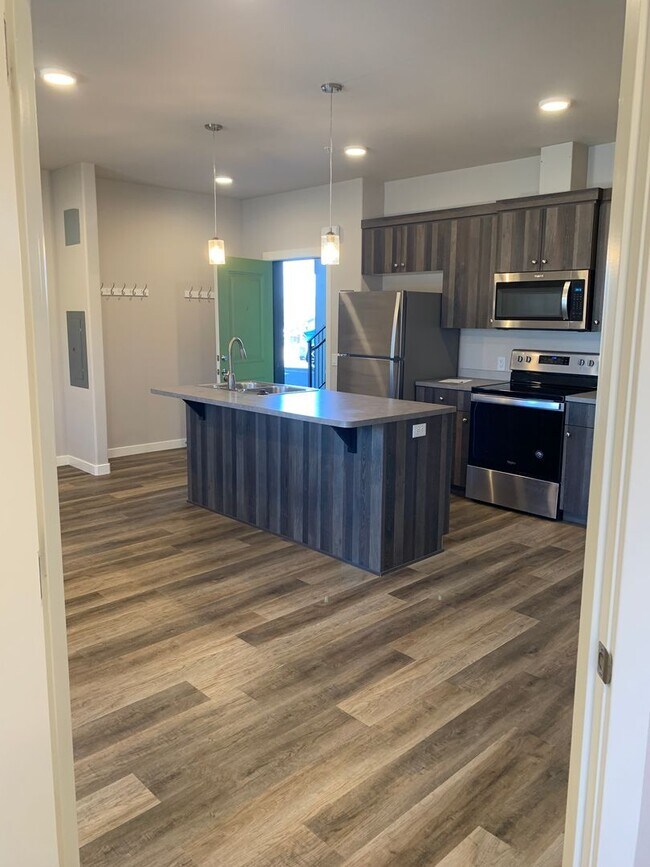 Building Photo - Great New Lava Ct Apartments!