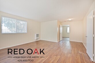 Building Photo - Serene Three Bedroom with Spacious Rooms, ...