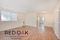 Building Photo - Serene Three Bedroom with Spacious Rooms, ...