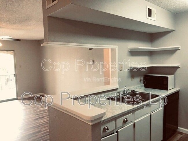 Building Photo - 1819 Babcock Rd