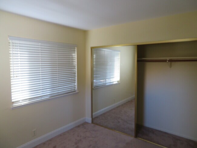 Building Photo - 3212 Bear Creek Dr