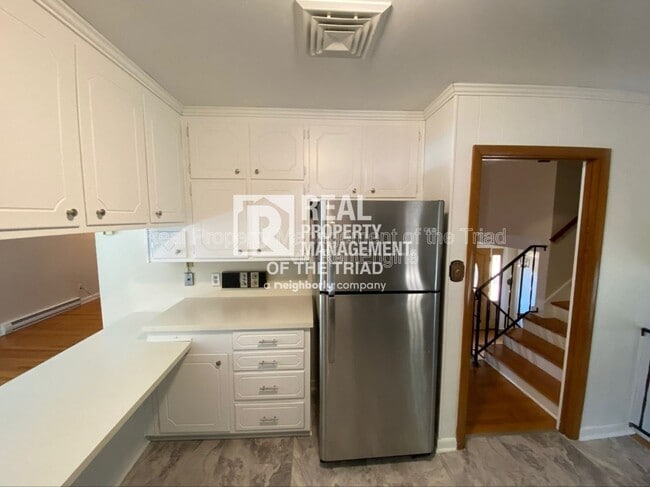Building Photo - 926 Hilltop Blvd