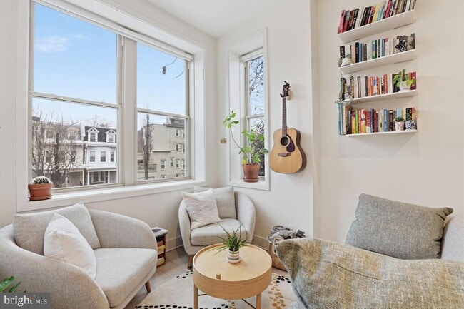 Building Photo - 2812 13th St NW