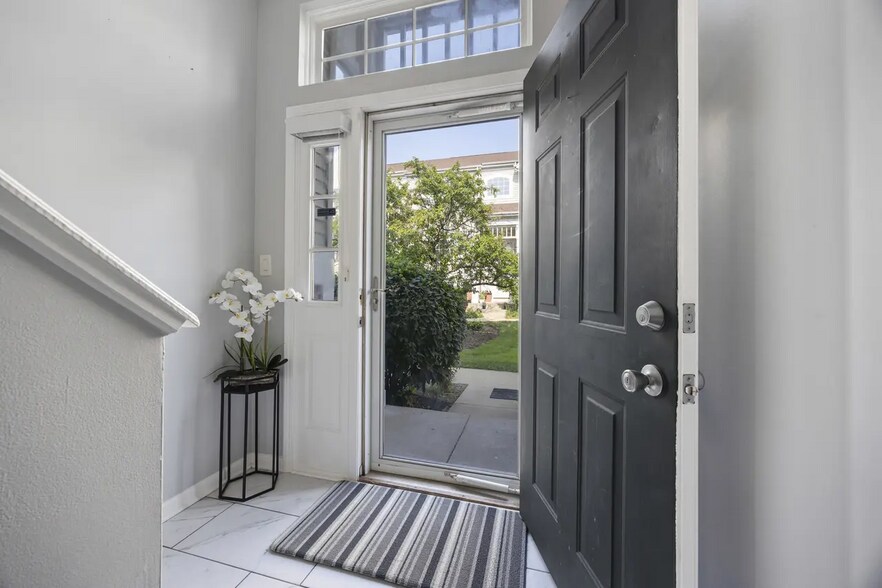 Building Photo - 9411 Harrison St