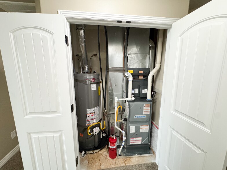 Building Photo - 1019 W 2050 S