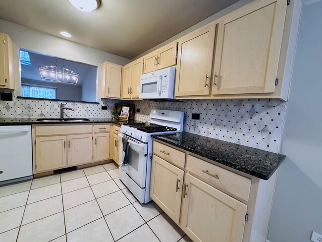 Building Photo - 6752 Coffman Dr