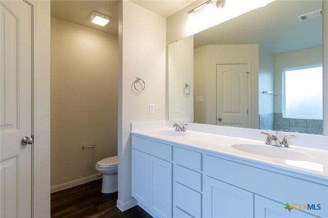 Building Photo - 3207 Salt Fork Dr