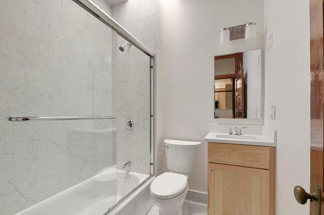 Building Photo - 648 Washington St