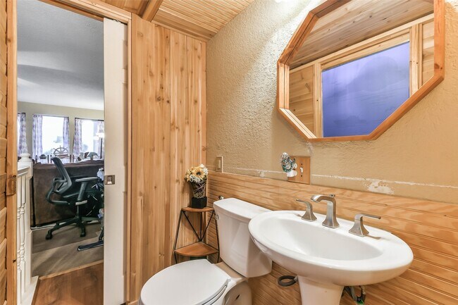 Building Photo - 411 Sailfish