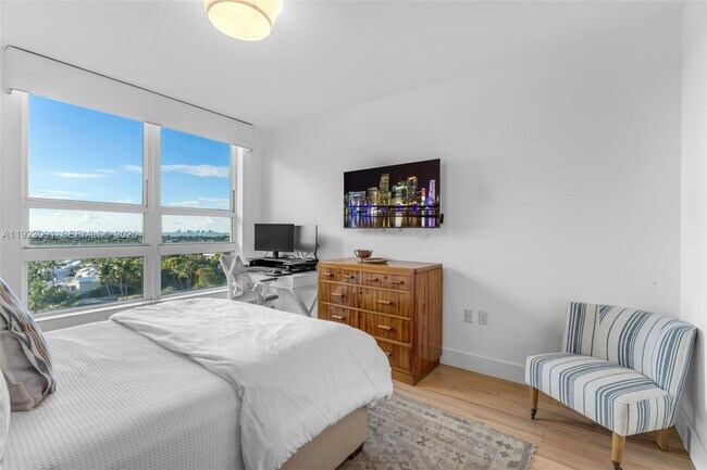 Building Photo - 430 Grand Bay Dr