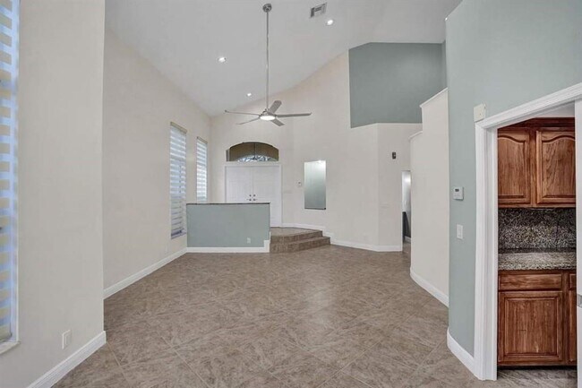 Building Photo - 11032 Boston Dr