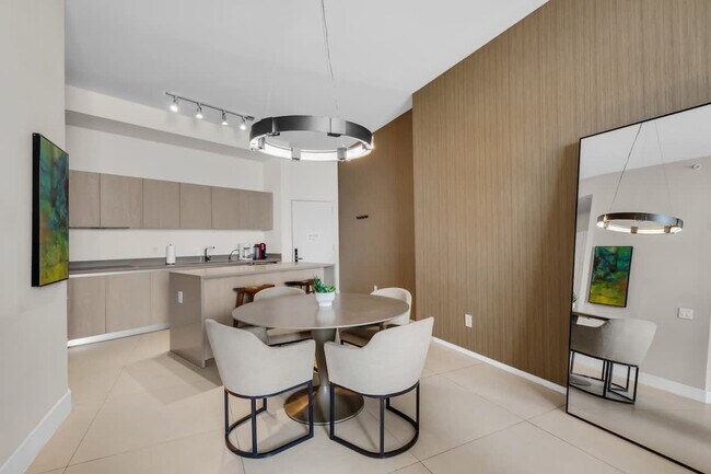 Building Photo - 4111 S Ocean Dr