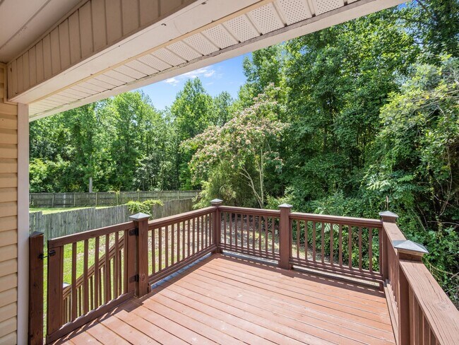 Building Photo - 305 Appaloosa Ct