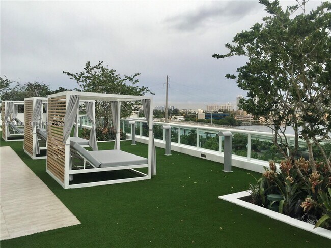 Building Photo - 400 Sunny Isles Blvd