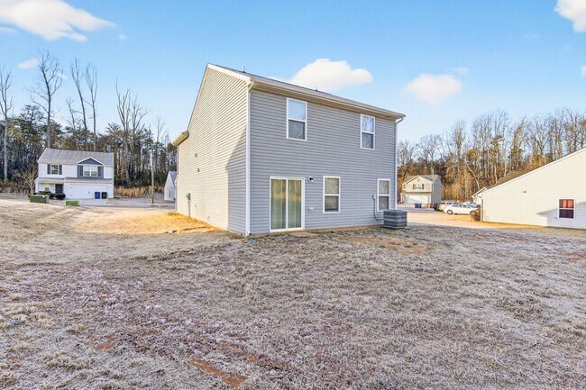 Building Photo - Available now! Stunning 3-Bedroom Home in Meredith Woods