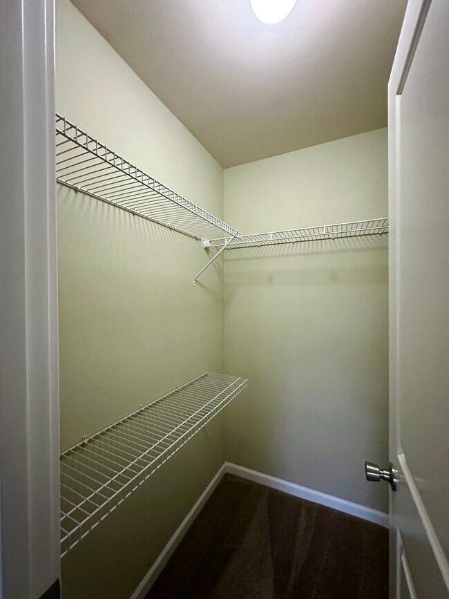 Building Photo - K1021