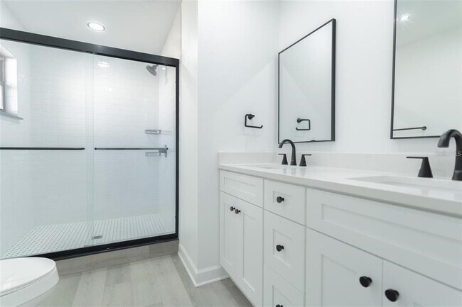 Building Photo - 341 Sterling Dr