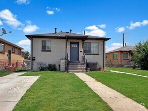 Building Photo - 2 BED, 1 BATH GARDEN LEVEL CONDO NEAR SLOA...