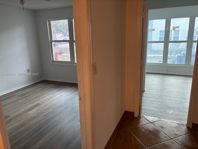 Building Photo - 2319 N Congress Ave