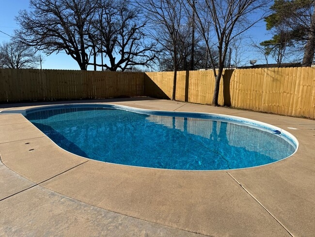 Building Photo - 3104 N Cardinal Rd