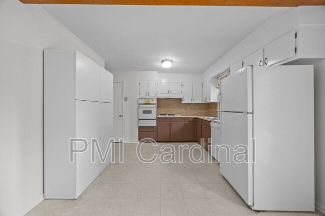 Building Photo - 2616 Redbud Dr