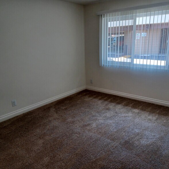 Building Photo - 4901 Heil Ave