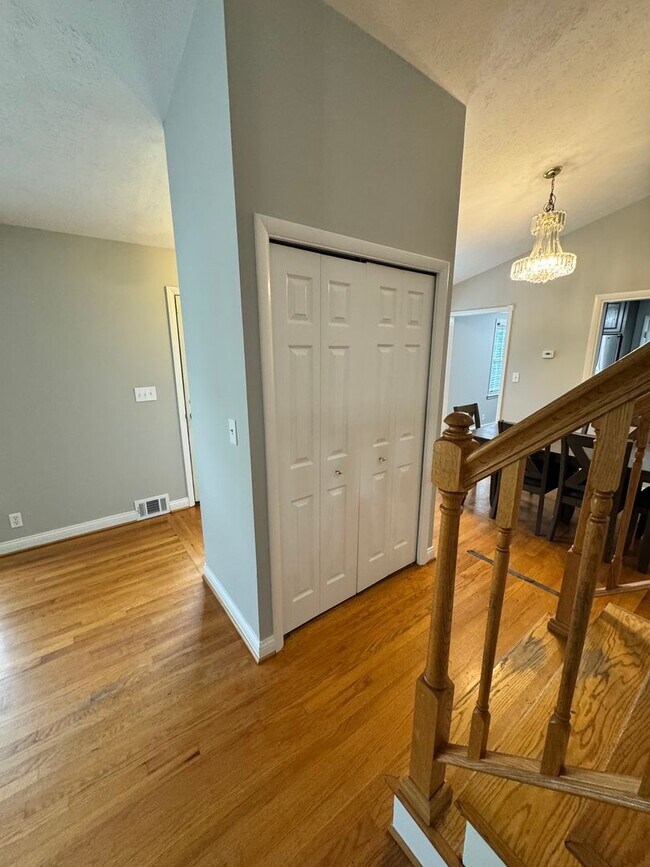 Building Photo - Spacious 4 Bedroom in Fern Creek