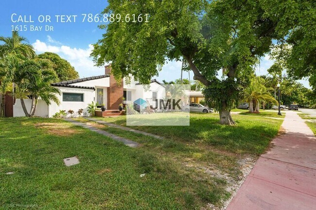Building Photo - 1615 Bay Dr