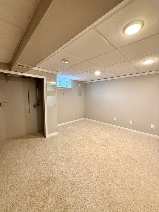 Building Photo - 3 bed 1 bath