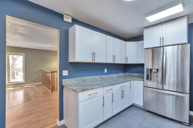 Building Photo - 1107 E 15th Ave