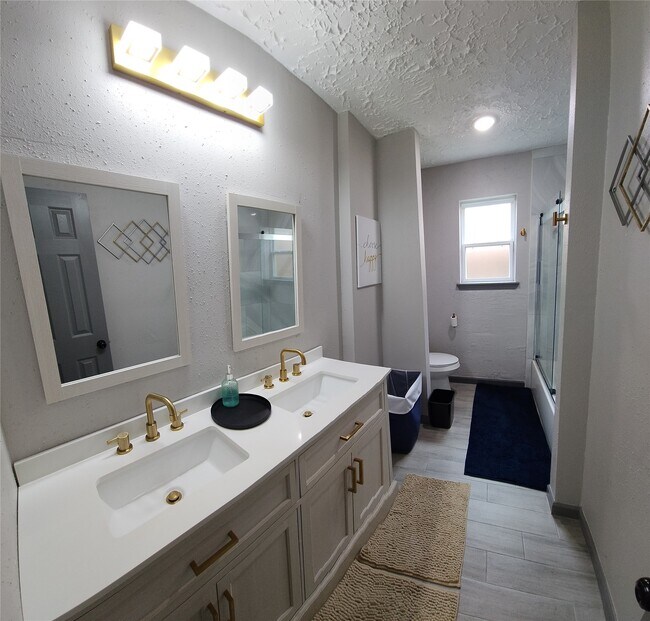 Building Photo - 9735 Stonemont Rd