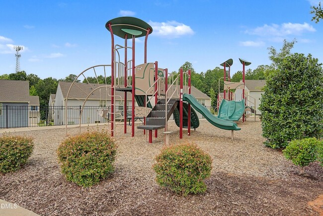 Building Photo - 1621 Crimson Leaf Ln