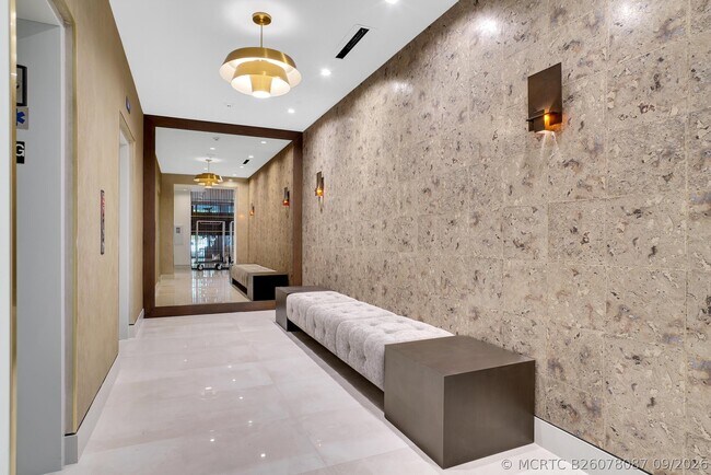 Building Photo - 435 Bayshore Dr