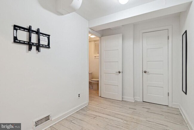 Building Photo - 3712 Fordham Rd NW