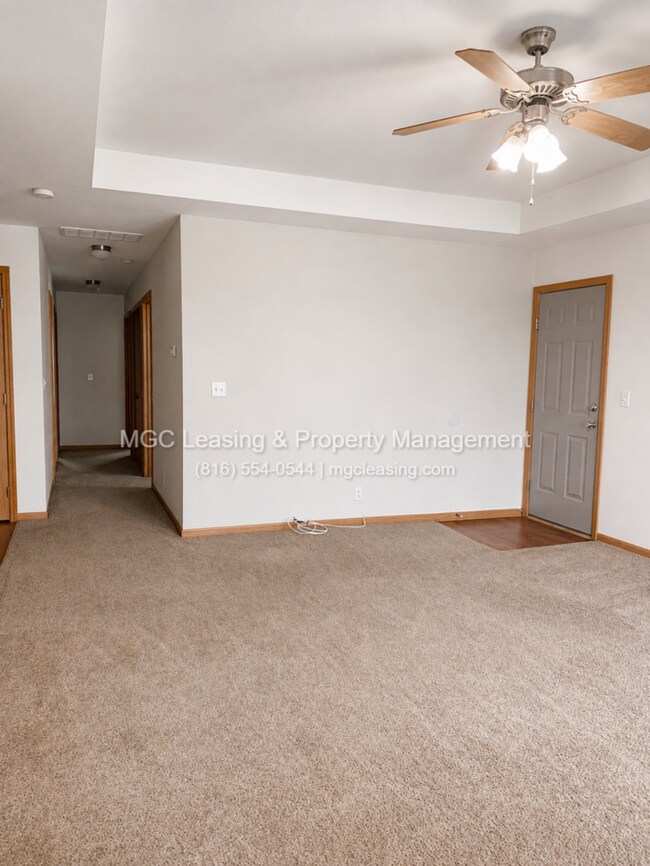 Building Photo - Peaceful Ranch Duplex in Pleasant Hill, MO