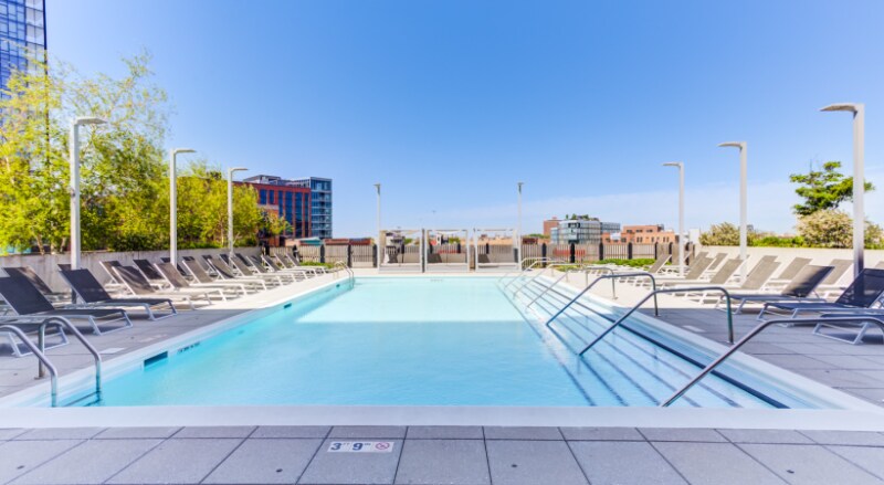 Building Photo - 1001 W Chicago Ave