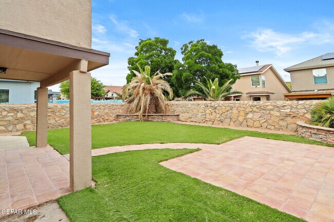 Building Photo - 12564 Paseo Alegre Dr